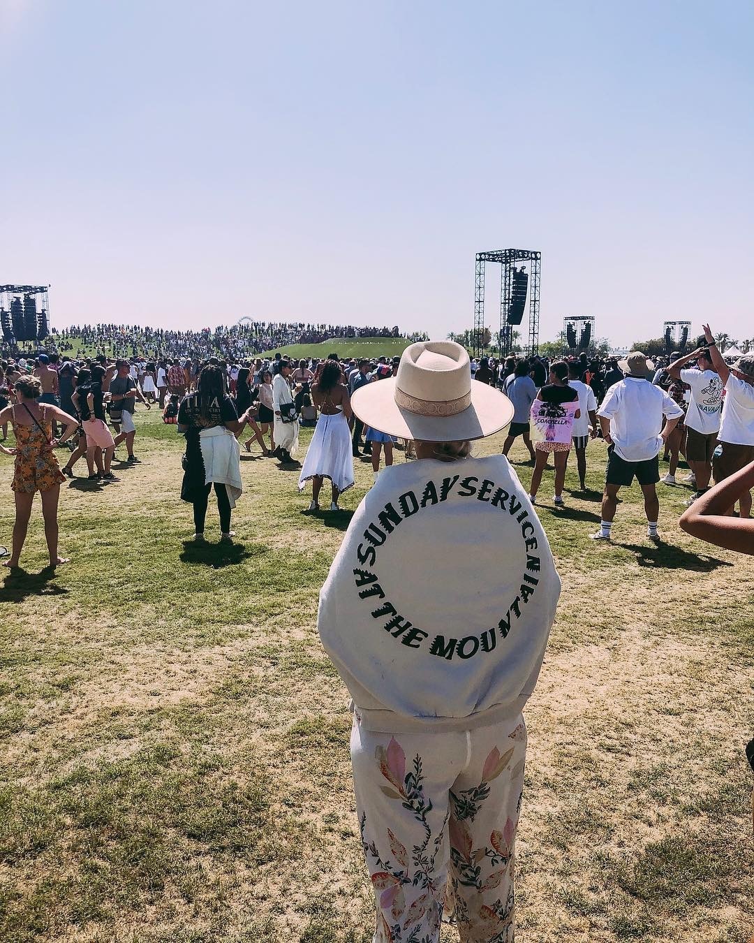 Round collar hoodies - Image 2