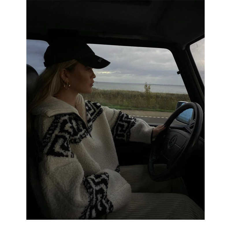 Short Zipper Polo Large Lapel Lamb Wool Loose Woolen Coat - Image 3